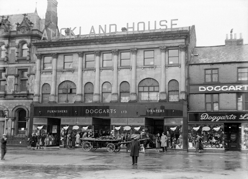 <h2>DOGGARTS, MARKET PLACE</h2><p class='caption'>Beamish The Living Museum of the North – People’s Collection</p>